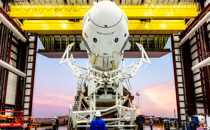 SpaceX на острие космонавтики: видео первого запуска Crew Dragon