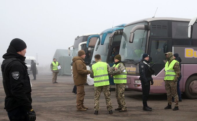 Отказник объяснил, почему не захотел уезжать в ОРДЛО - видео