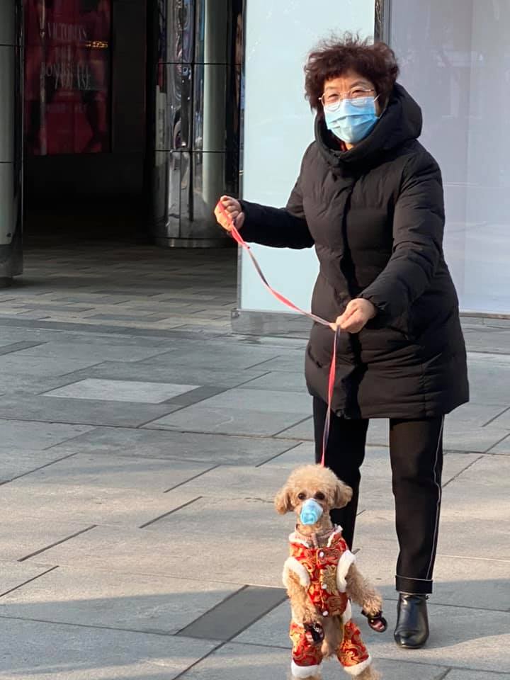 Женщина с собачкой, Пекин, фото: личный архив Сергея Пудича 