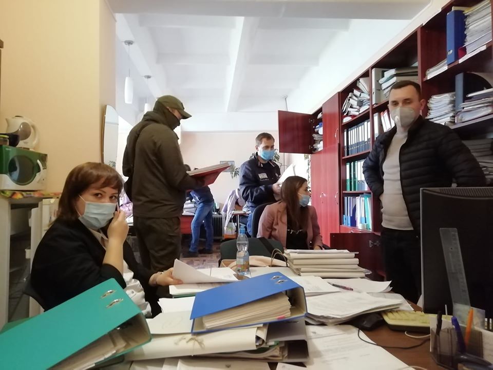 СБУ и полиция проводят обыски в Довженко-Центре