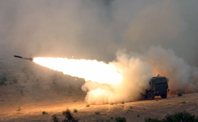 Удар HIMARS вщент розбив командно-штабну машину росіян на Донбасі – відео ССО