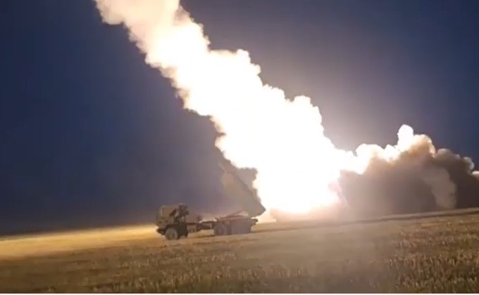 Сирський показав відео залпів HIMARS: Знищують тисячі одиниць солдатів і техніки РФ