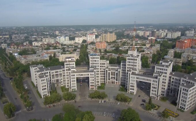 У Харкові пролунали вибухи. Росіяни вдарили по центру міста, є поранені