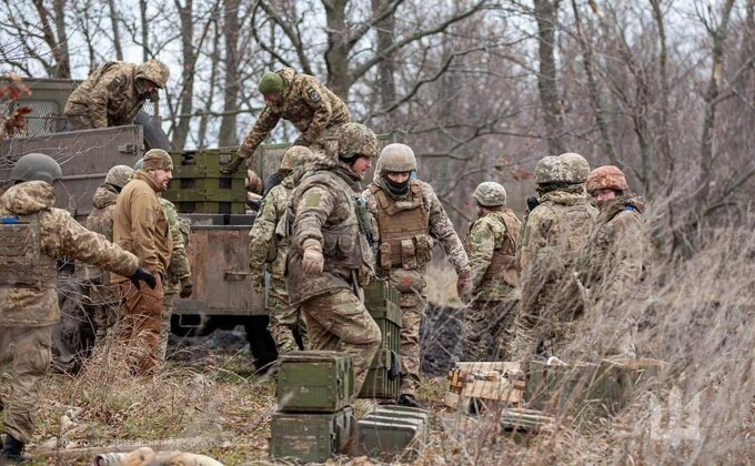 Авдіївка. ЗСУ визнали – бої вже у міськзабудові. Але з’являються нові позиції й свіжі сили