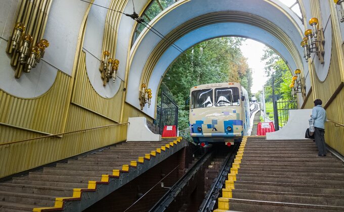 Вбивство на фунікулері в Києві. Затримано водія Управління держохорони – ДБР